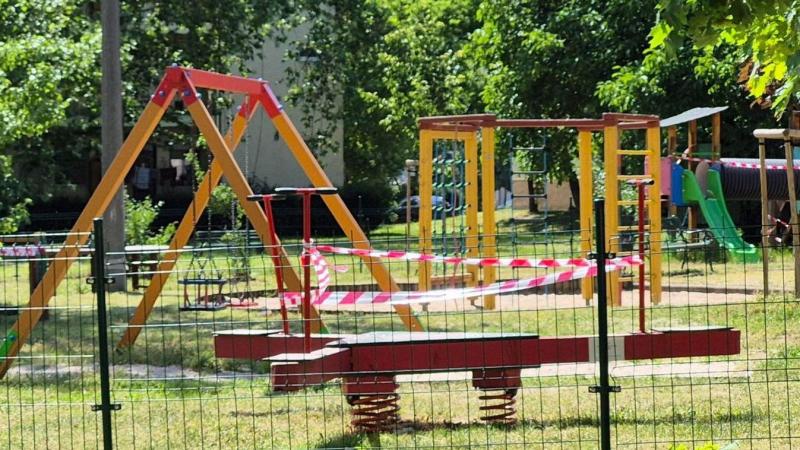 Miért zárták le a Heves megyei játszótereket? Folyamatban vannak a vizsgálatok, és a büntetések mértéke igencsak megdöbbentő.