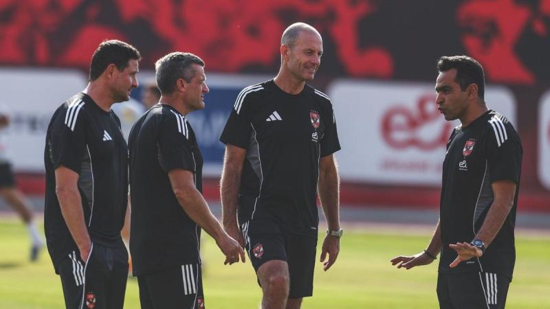 A magyar edző végül Afrikát választotta Németország helyett, és Kairóban kapták lencsevégre.