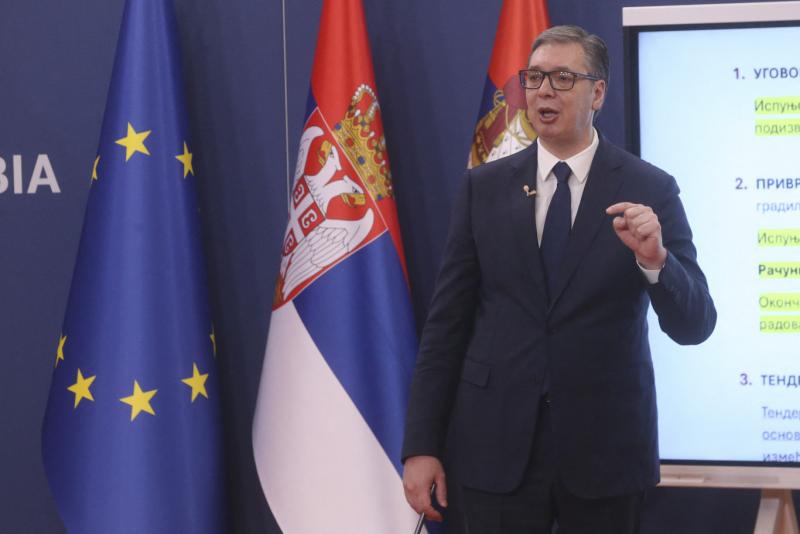 Alekszandar Vučić bejelentette, hogy közzétette az újvidéki tragédia összes vonatkozó dokumentumát, és megígérte, hogy kegyelemben részesíti a tiltakozó diákokat.