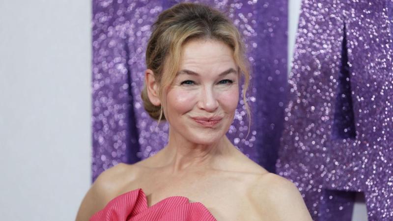 Akkor és most: 2001-ben, a Bridget Jones első premierjén Renée Zellweger merész meztelenruhát viselt, ami azóta is emlékezetes divatpillanatnak számít - Life.