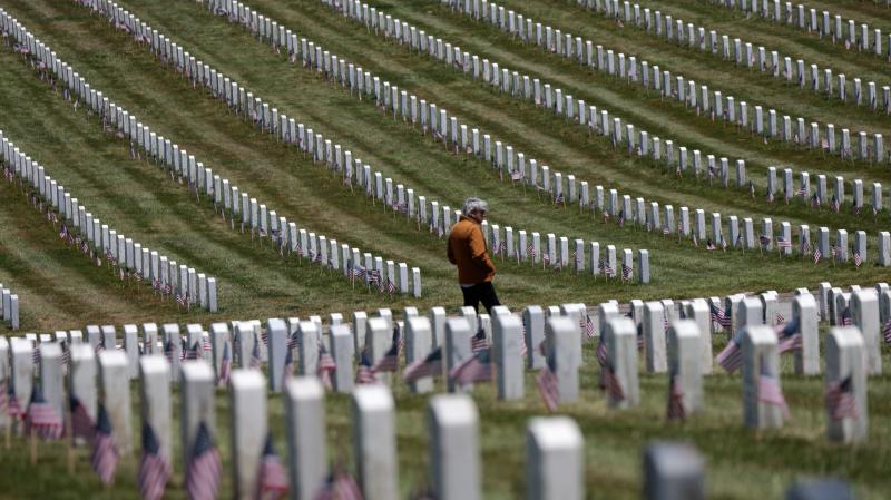 Súlyos helyzet elé néz az amerikai kormányzat: elhalálozott választók adják le szavazataikat, míg a 150 évesek is nyugdíjban részesülnek.