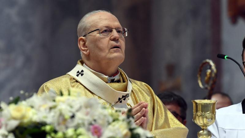 Célkeresztben Erdő Péter pápai alkalmassága: A katolikus egyház jövője szempontjából kulcsfontosságú kérdés, hogy Erdő Péter milyen mértékben felel meg a pápai kihívásoknak és elvárásoknak. A magyar katolikus közösség és a nemzetközi egyházi fórumok figye