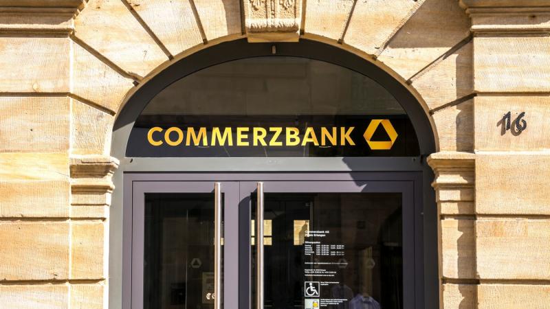 A Commerzbank váratlanul felülmúlta az elemzők várakozásait, és ennek következtében emelkedésnek indult az árfolyama.