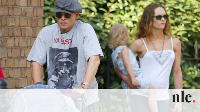 Ő Johnny Depp fiának, Jacknek az arca ritkán tűnik fel a nyilvánosság előtt, pedig már 23 éves, és egyedi stílusával könnyen felhívja magára a figyelmet.