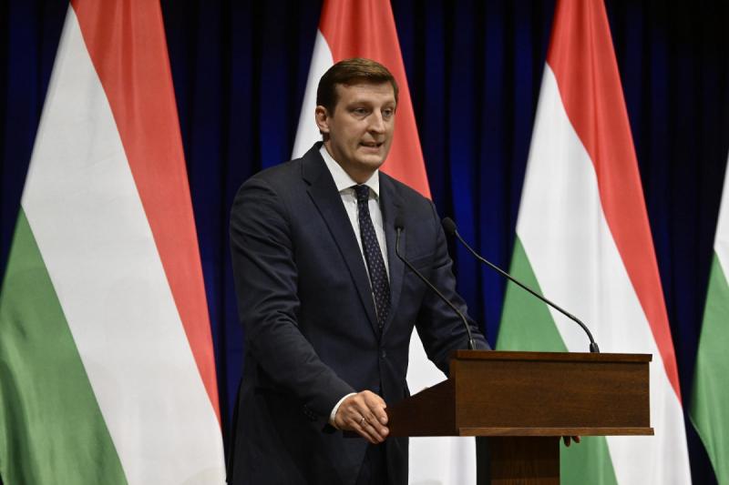 Panyi Miklós: Kedves fiatalok, ne engedjétek, hogy a baloldali propaganda és a liberális kritikák befolyásolják a gondolkodásotokat!