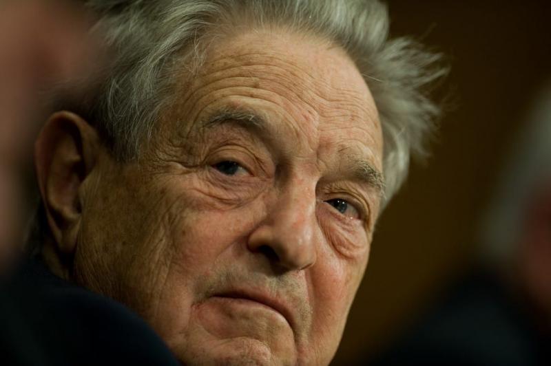 Pénzügyi Szemle-kommentár: Washingtonban megkezdődik a kirakatperek időszaka, és Trump politikai „tortáján” a díszítés Soros György lenne.