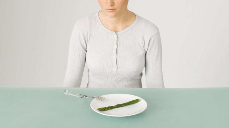 A tinédzserek körében egyre gyakoribbak az evészavarokkal kapcsolatos problémák. 