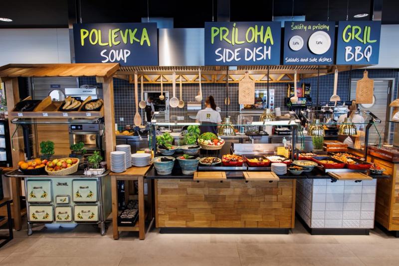 Tíz év friss élménye: Hogyan alakult a Fresh Corner benzinkutas falatozója a régió egyik legsikeresebb gasztronómiai márkájává?