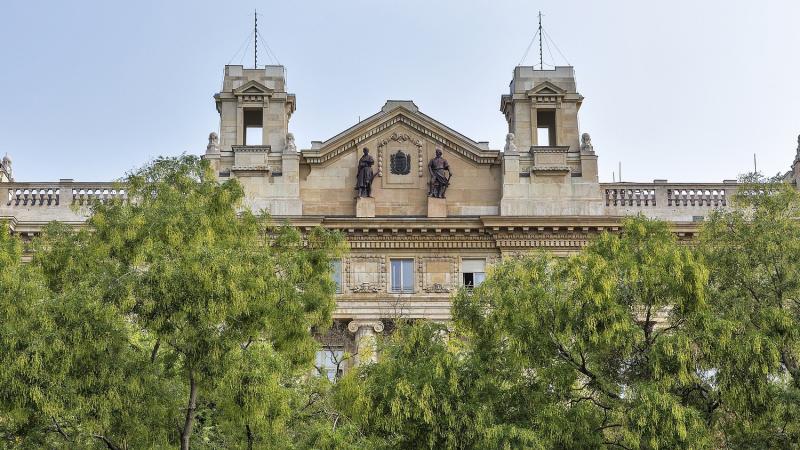 Az MNB-székház felújítása során felmerült hibák eddig nem kerültek orvoslásra, és most komoly intézkedések várhatóak.