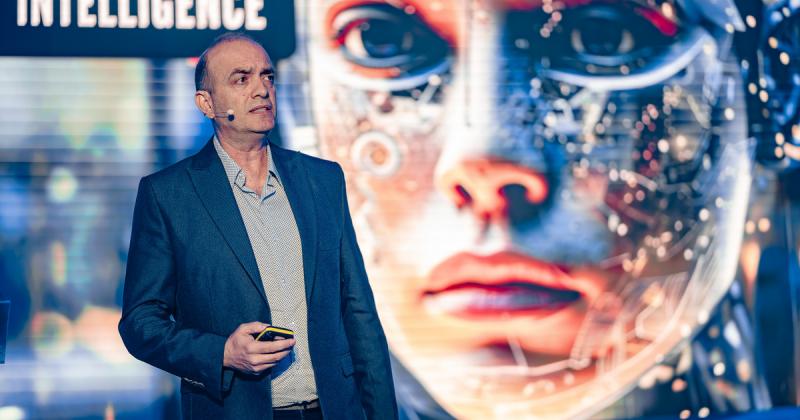 NASA-igazgató Magyarországon: A nyugdíjrendszer összeomlásának veszélye

Magyarországon a nyugdíjrendszer fenntarthatósága komoly aggodalmakat vet fel, és nemcsak a közvélemény, hanem a szakértők körében is. A NASA egykori vezetője, aki most hazánkban tev