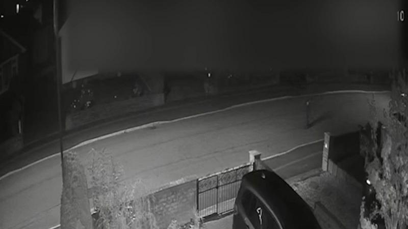 Elképesztő felvétel érkezett a ma hajnali magyarországi földrengésről; a kamera szinte reszketett a pokoli robaj hallatán.