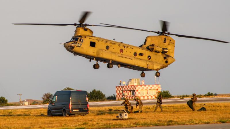 Meghökkentő lépés Donald Trump részéről: egy kulcsfontosságú NATO-pozíció gyengítése – pletykák terjednek arról, hogy ezzel Putyinnak kívánt gesztust tenni.