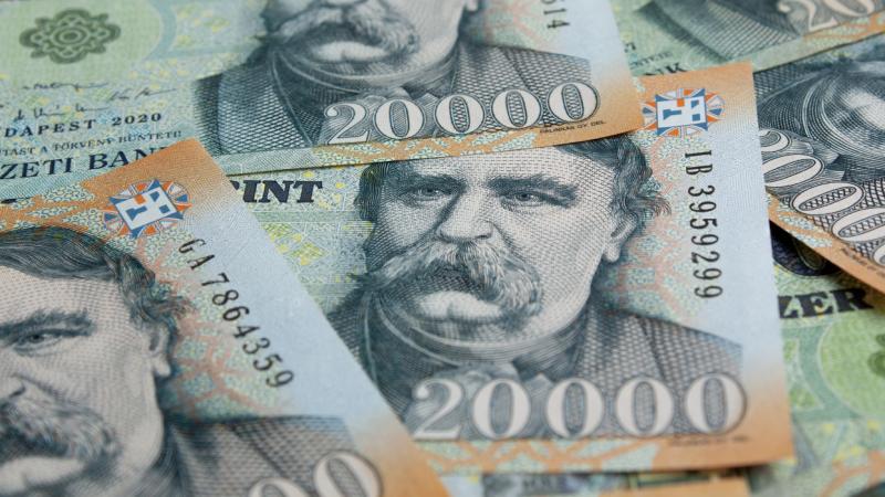 Ez már a repülőstart? A magyar gazdaság továbbra is köhög, ami 2026-ra is komoly kihívásokat jelenthet a helyreállásban - Pénzcentrum.